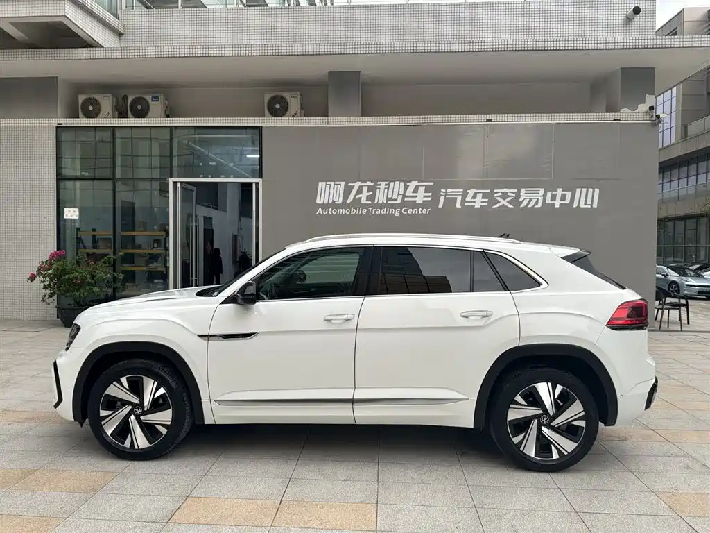 Touron 2021 Touron X 330TSI two-wheel drive luxury version купить на сайте DeffCars