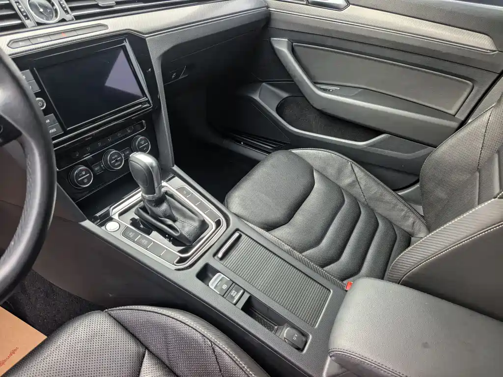 FAW-Volkswagen CC 2019 330TSI Charming Edition National VI купить на сайте DeffCars