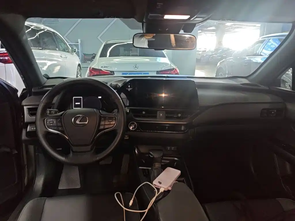 Lexus UX 2022 260h Discovery Edition купить на сайте DeffCars
