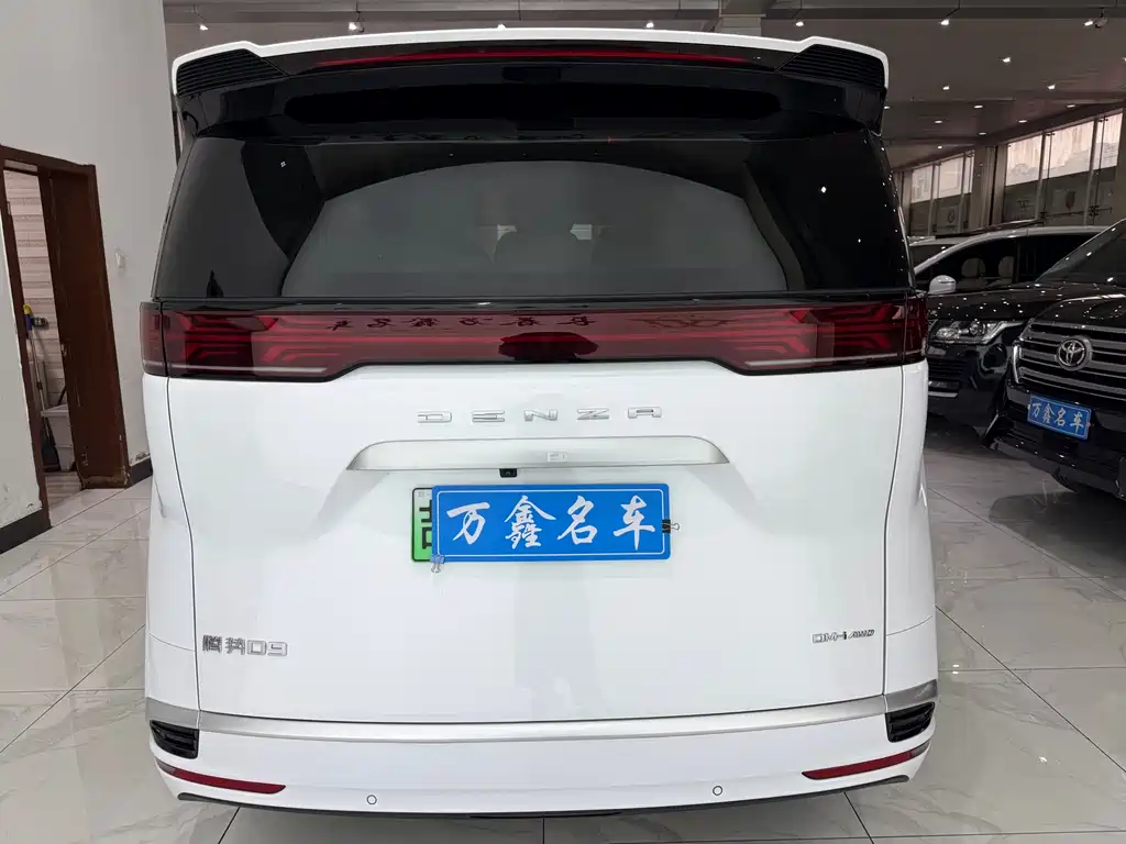 Denza D9 2022 DM-i 970 four-wheel drive premium model купить на сайте DeffCars