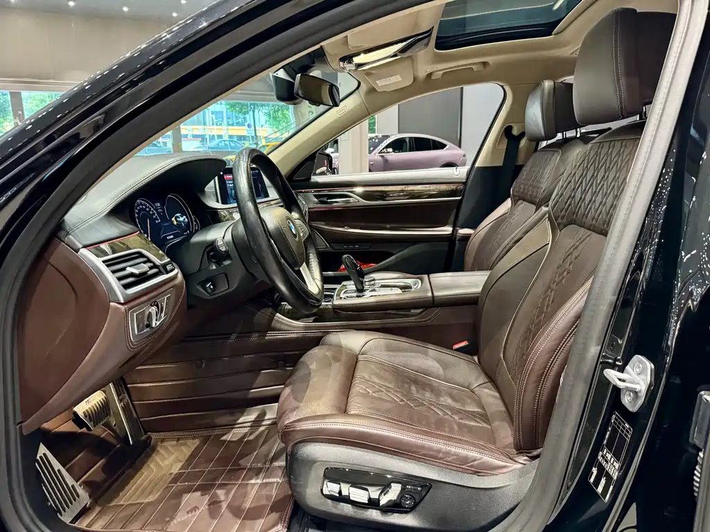 BMW 7 Series 2018 730Li Exclusive Excellence Package купить на сайте DeffCars