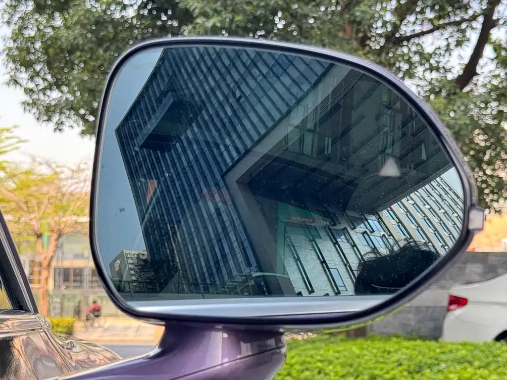 Zhijie R7 2025 extended range 331km Ultra купить на сайте DeffCars