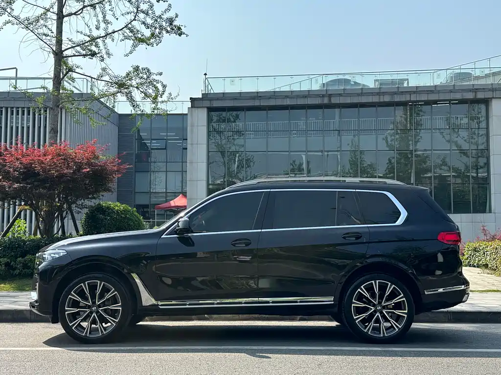 BMW X7 2021 facelift xDrive40i executive M sports package купить на сайте DeffCars