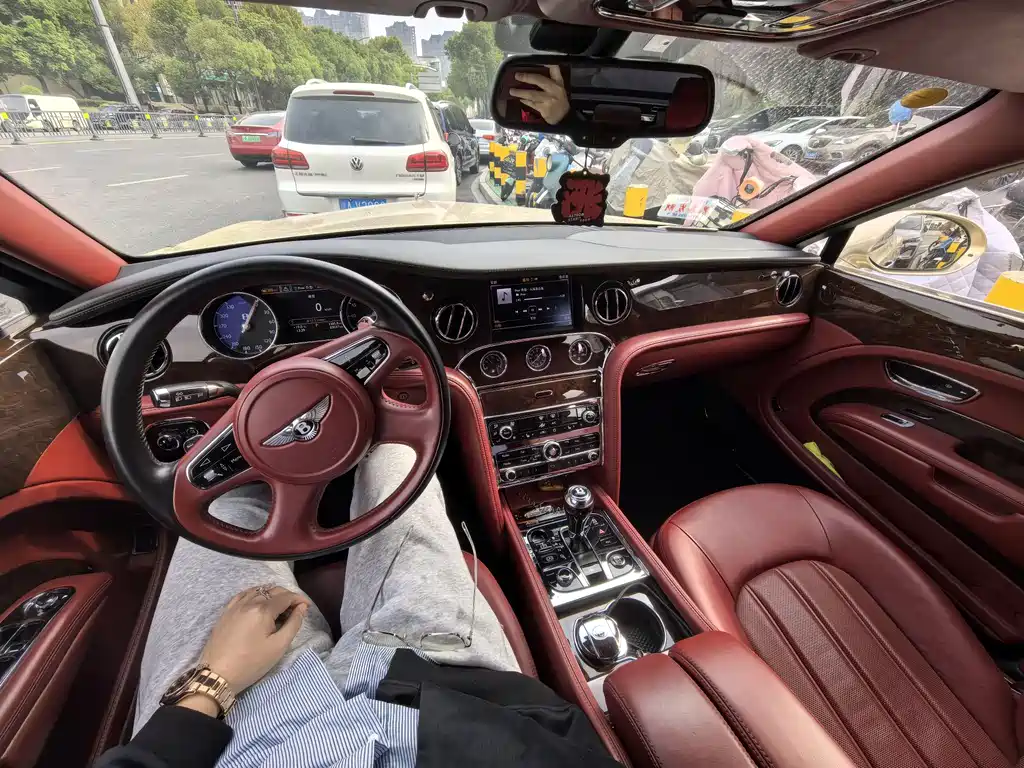 Mulsanne 2011 6.8T Deluxe Edition купить на сайте DeffCars