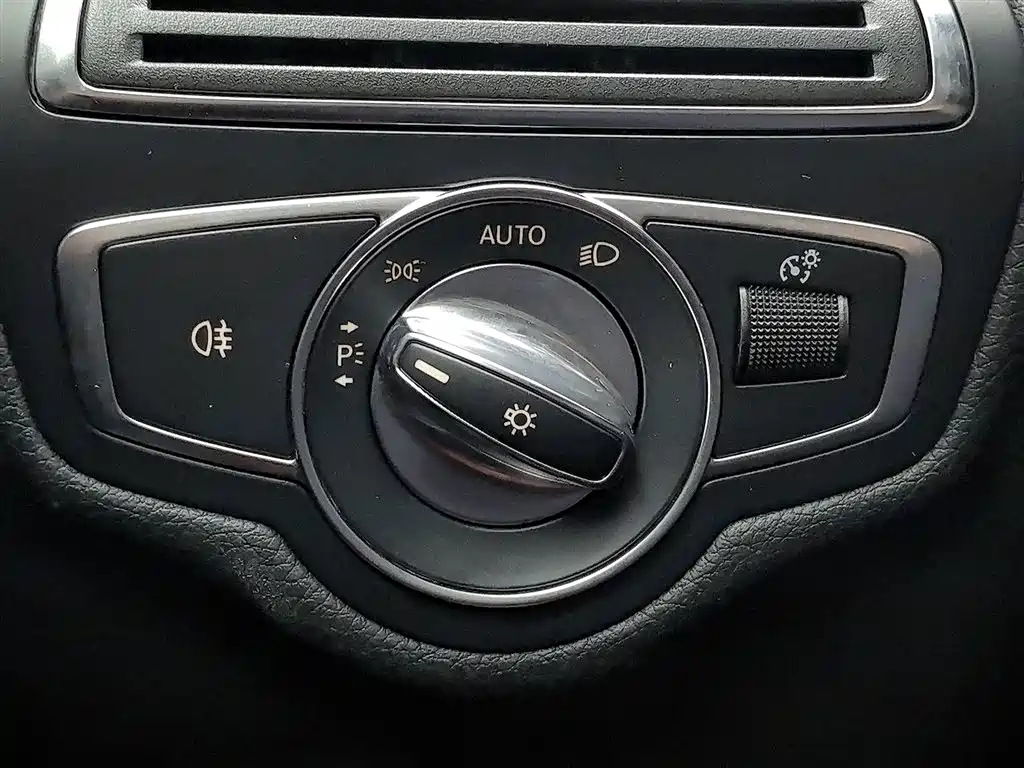 Mercedes-Benz C-Class 2018 C 200 Sports Edition купить на сайте DeffCars