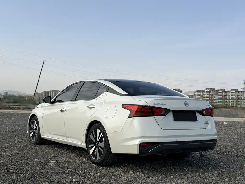 Teana 2021 2.0L XL Upper AD1 Smart Travel Pilot Edition купить на сайте DeffCars