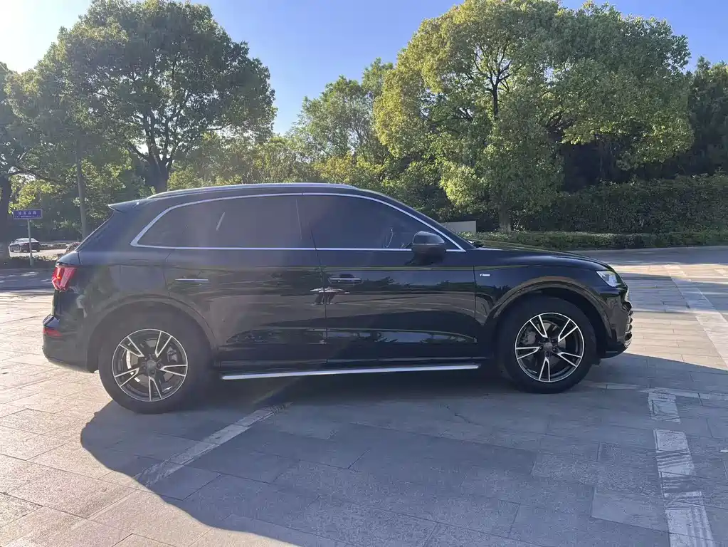 Audi Q5L 2020 45 TFSI exclusive fashion model купить на сайте DeffCars