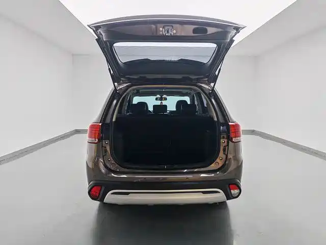 Outlander 2020 2.0L 2WD Enjoy Edition 5 seats купить на сайте DeffCars