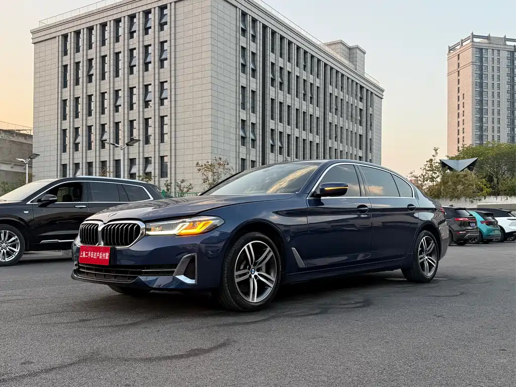 BMW 5 Series 2022 530Li Leading Luxury Package купить на сайте DeffCars