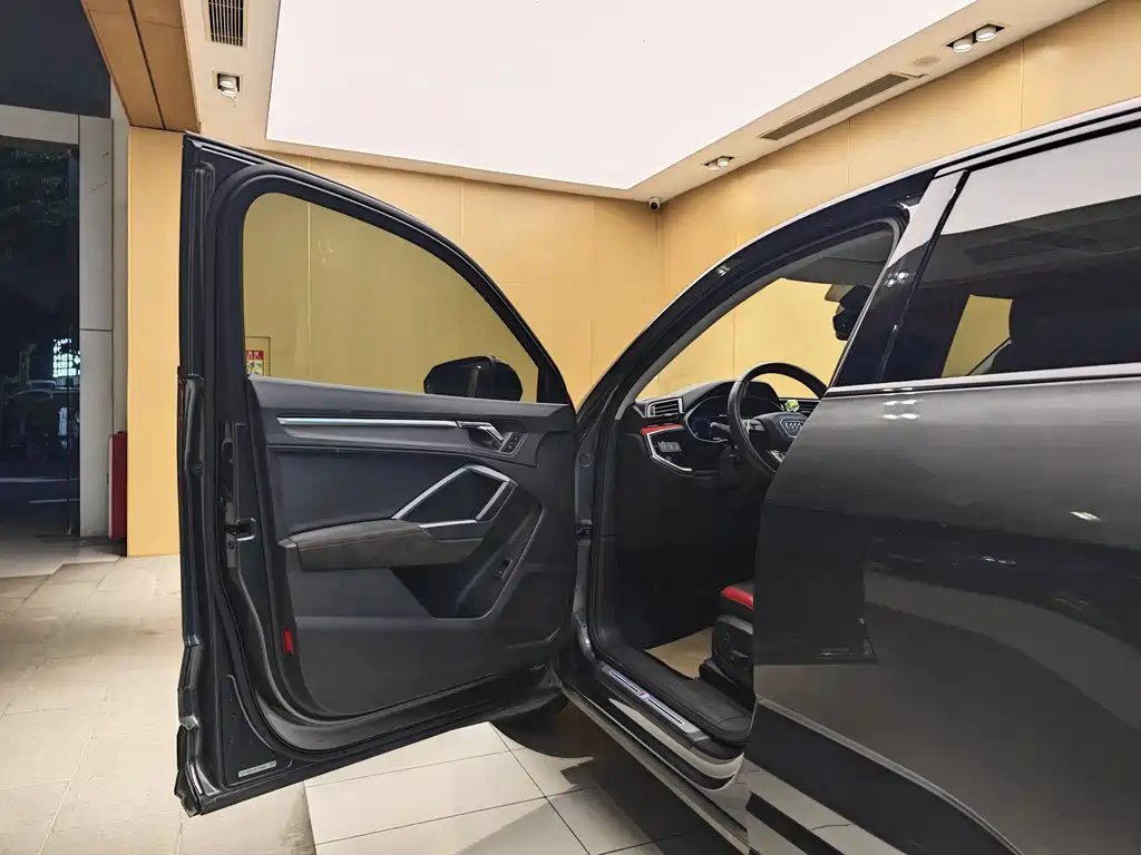 Audi Q3 Sportback 2020 40 TFSI Fashion купить на сайте DeffCars