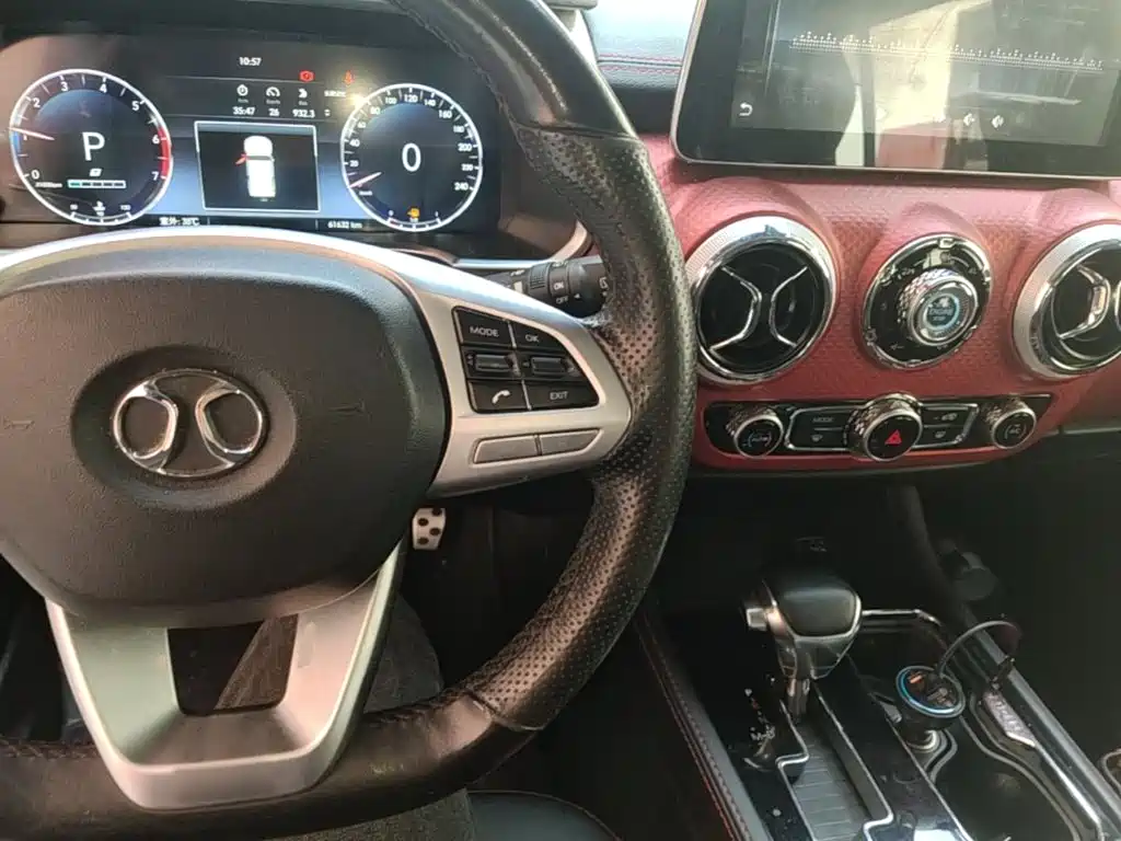 Beijing Off-Road BJ40 2019 PLUS 2.3T Automatic Four-wheel Drive Exclusive Edition National VI купить на сайте DeffCars