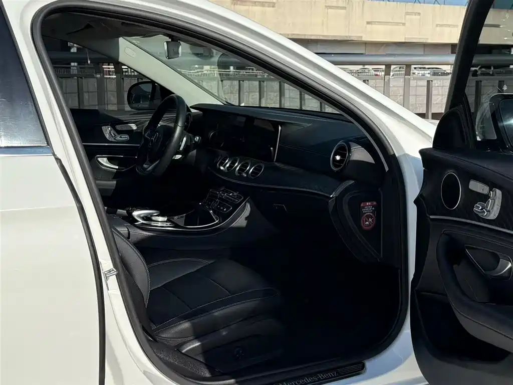 Mercedes-Benz E-Class 2017 E 300 L Sports Luxury Model купить на сайте DeffCars