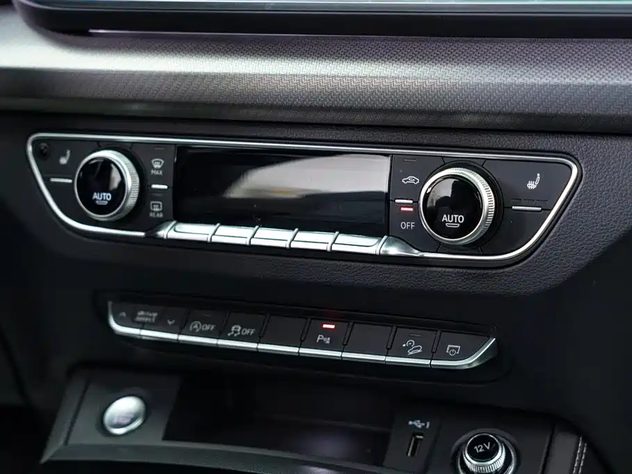 Audi Q5L 2024 40 TFSI luxury and dynamic model купить на сайте DeffCars