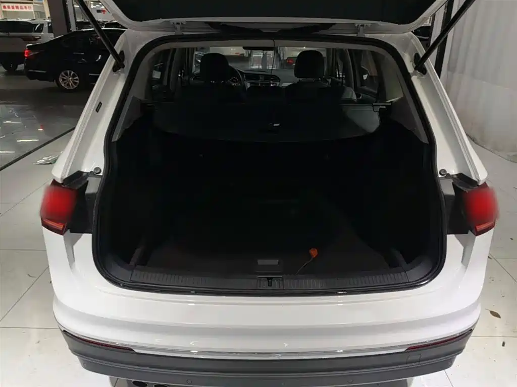 Tiguan L 2018 280TSI automatic two-wheel drive comfort version купить на сайте DeffCars