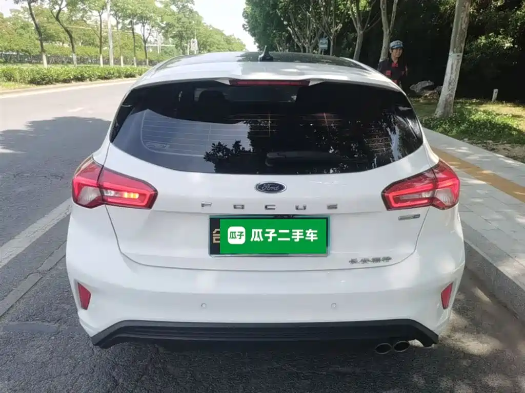 Focus 2021 Hatchback EcoBoost 180 Automatic ST Line купить на сайте DeffCars