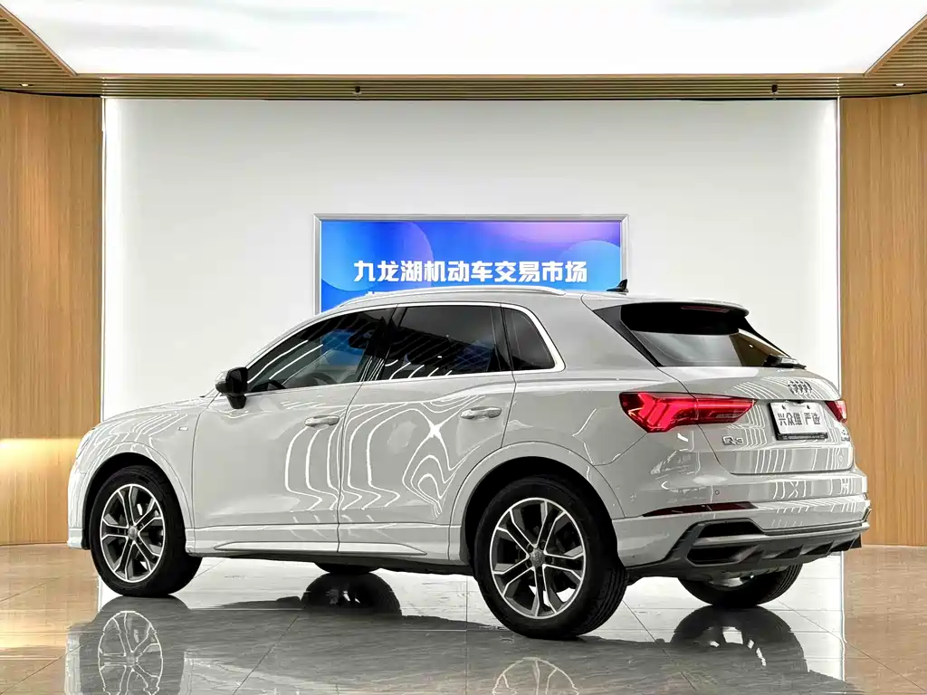 Audi Q3 2020 40 TFSI Fashionable and Dynamic купить на сайте DeffCars