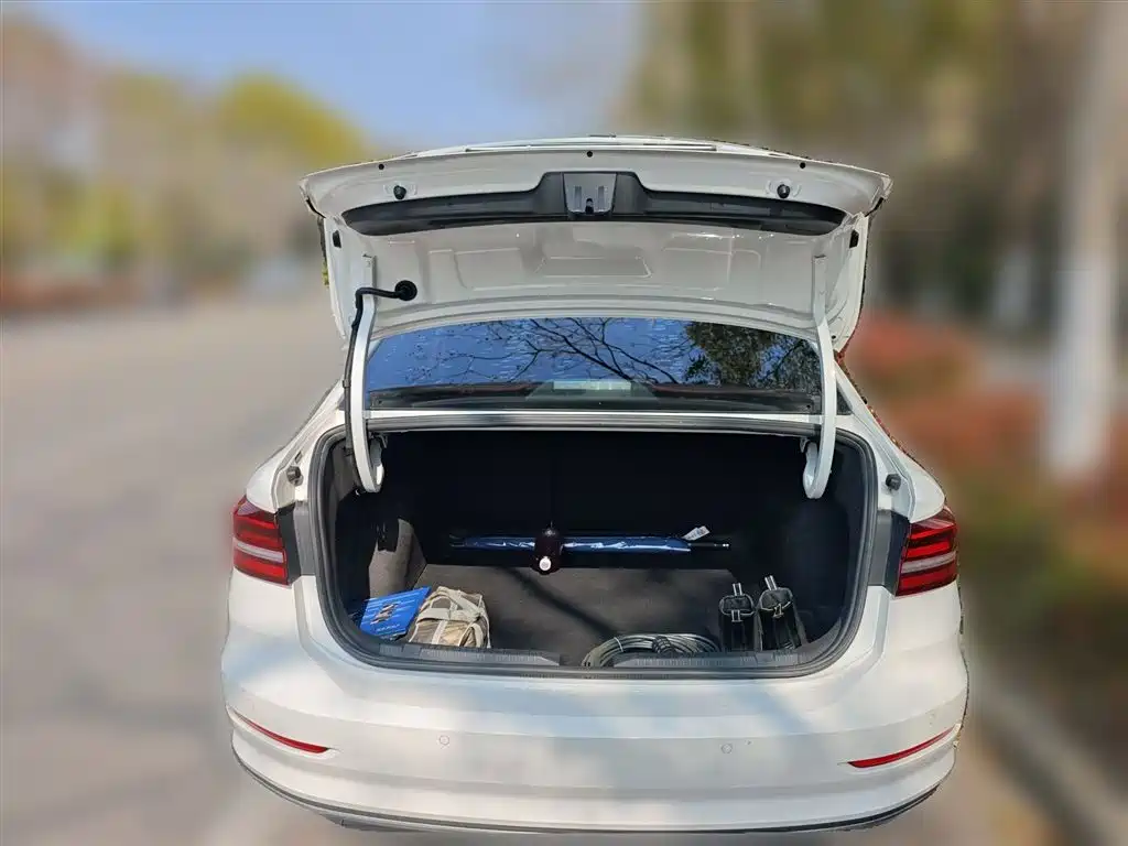 Lavida 2022 1.5L automatic vision version купить на сайте DeffCars