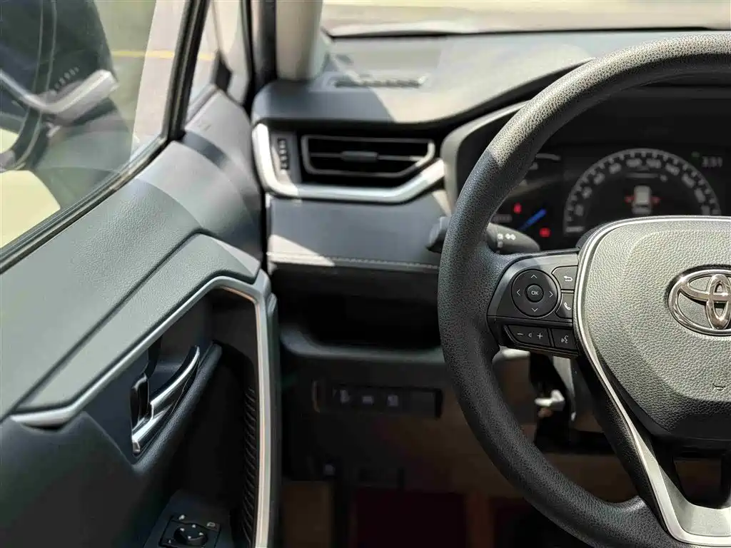 RAV4 Rongfang 2022 Dual Engine 2.5L E-CVT Two-wheel Drive Elite Edition купить на сайте DeffCars