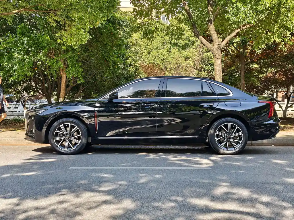 Hongqi H5 PHEV 2025 170 super hybrid version купить на сайте DeffCars