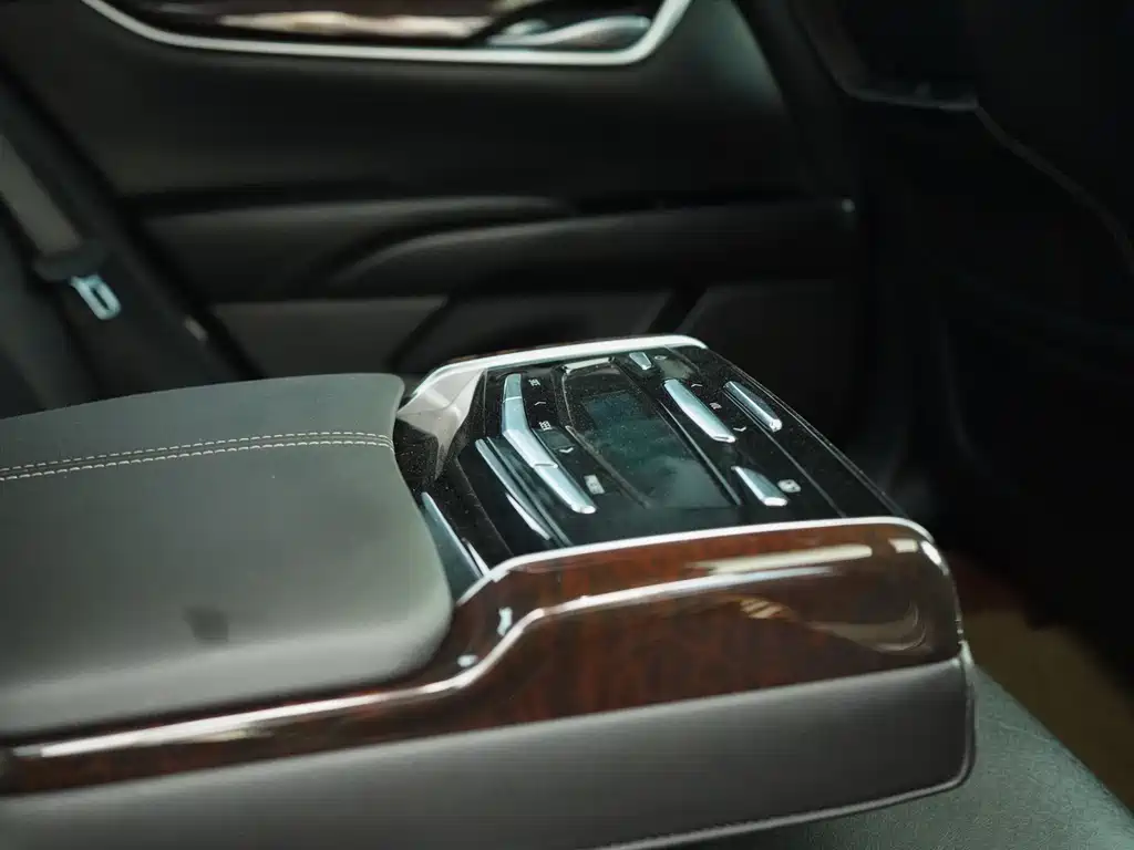 Cadillac XTS 2013 28T luxury model купить на сайте DeffCars