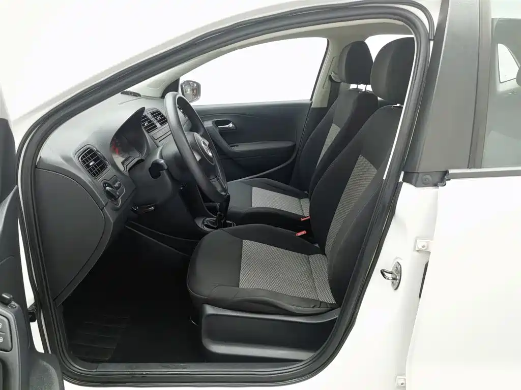 Polo 2013 1.4L manual fashion version купить на сайте DeffCars