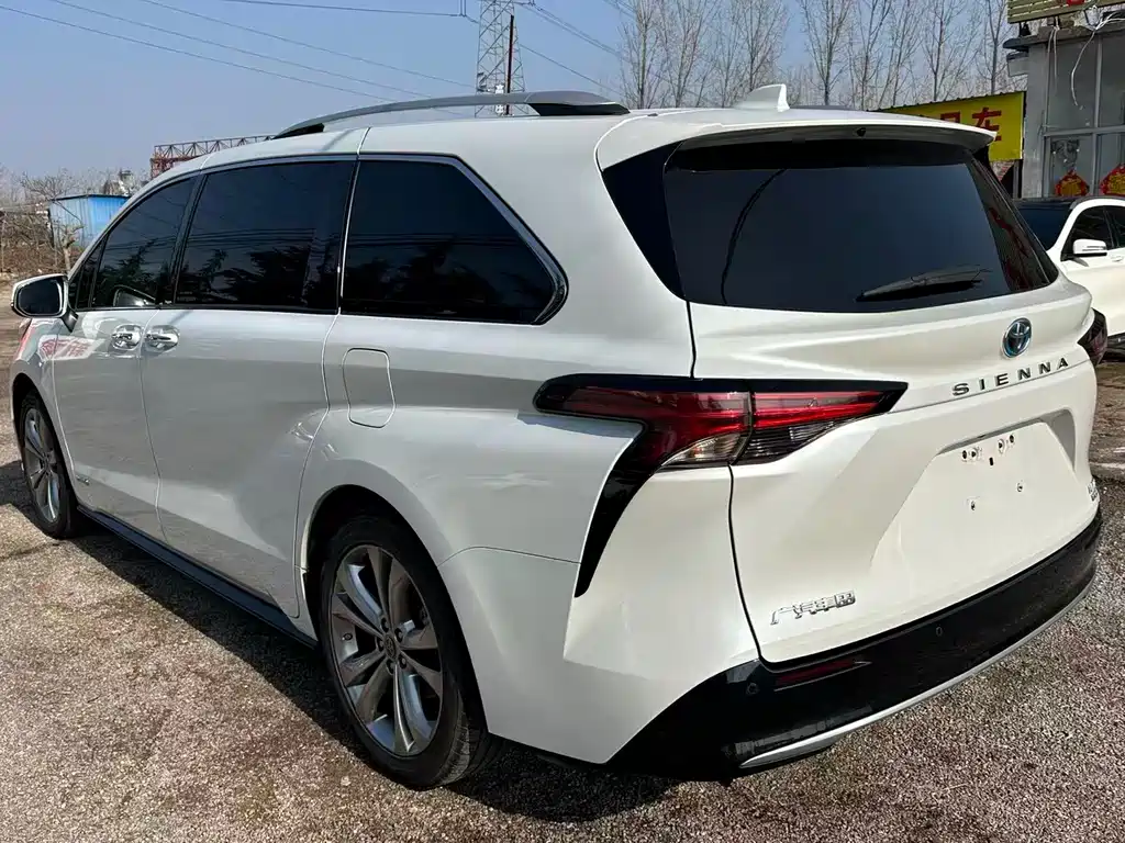 SIENNA 2023 2.5L Hybrid Premium Edition купить на сайте DeffCars