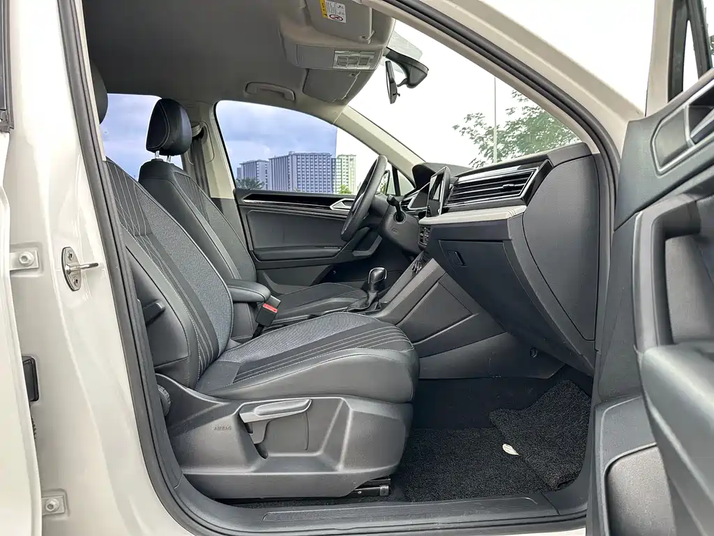 Tiguan L 2022 330TSI automatic two-wheel drive comfort version купить на сайте DeffCars