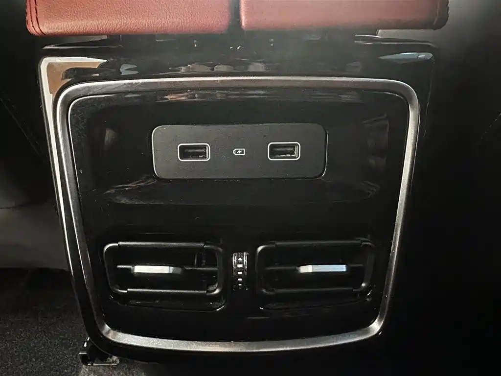 Jietu X70 PLUS 2023 model 1.5T DCT Brave PLUS 5 seats купить на сайте DeffCars