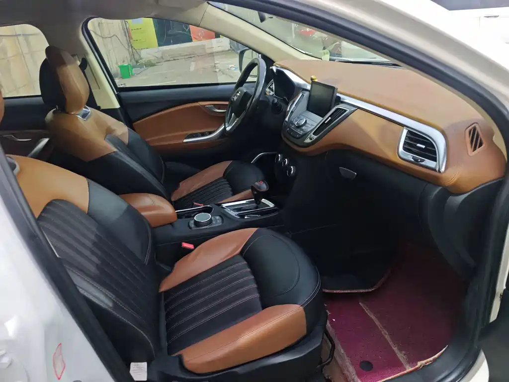 Southeast DX7 2015 1.5T automatic luxury model купить на сайте DeffCars