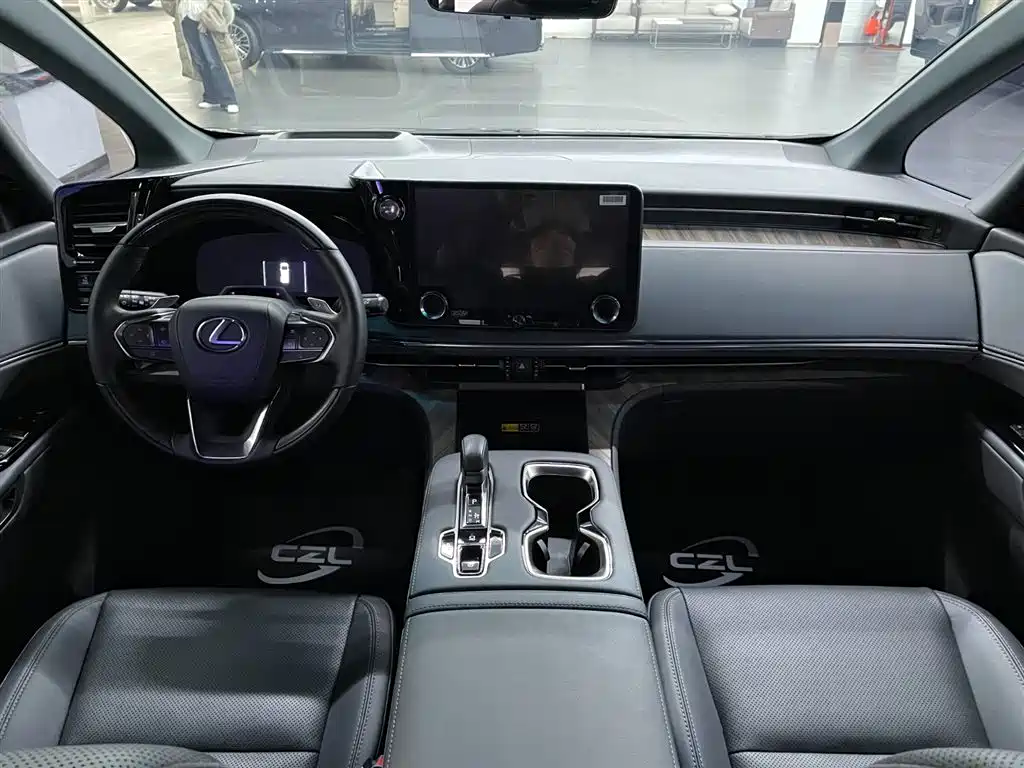 Lexus LM 2023 500h six-seater premium version купить на сайте DeffCars