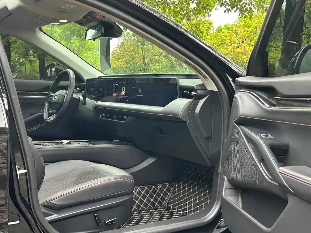 Mondeo 2023 EcoBoost 180 Luxury купить на сайте DeffCars