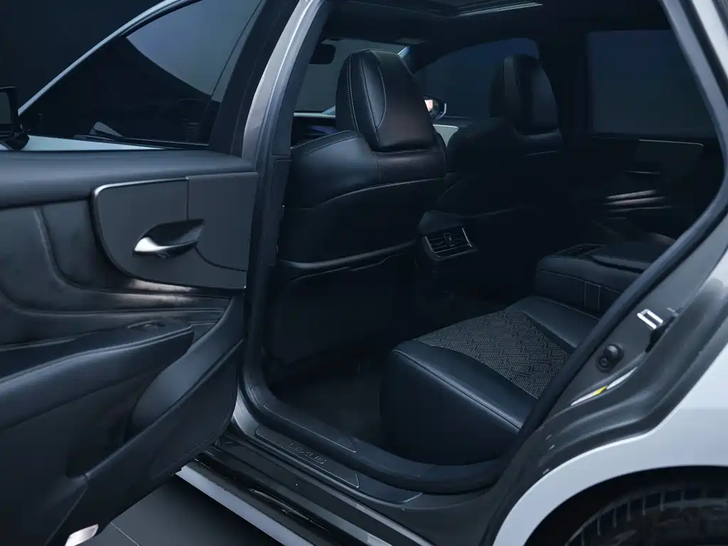 Lexus LS 2018 500h F SPORT National V купить на сайте DeffCars