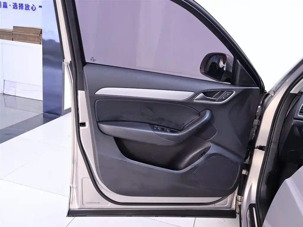 Audi Q3 2018 30th Anniversary Model 30 TFSI Fashion Model купить на сайте DeffCars