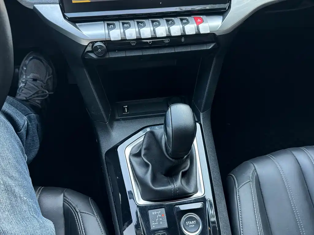 Peugeot 408 2022 1.6T light chasing version купить на сайте DeffCars