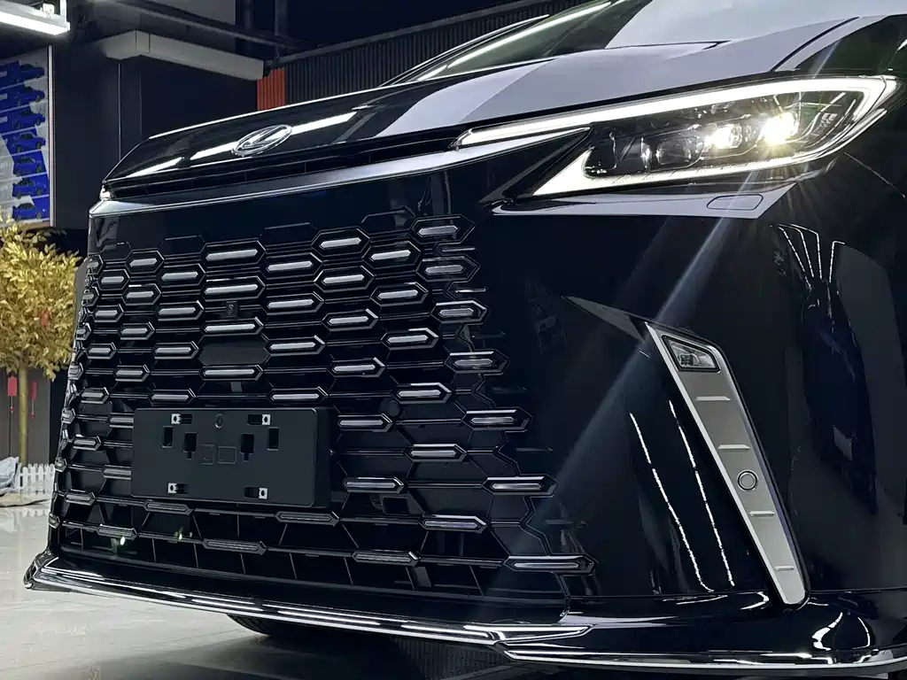 Lexus LM 2025 500h six-seater premium version купить на сайте DeffCars