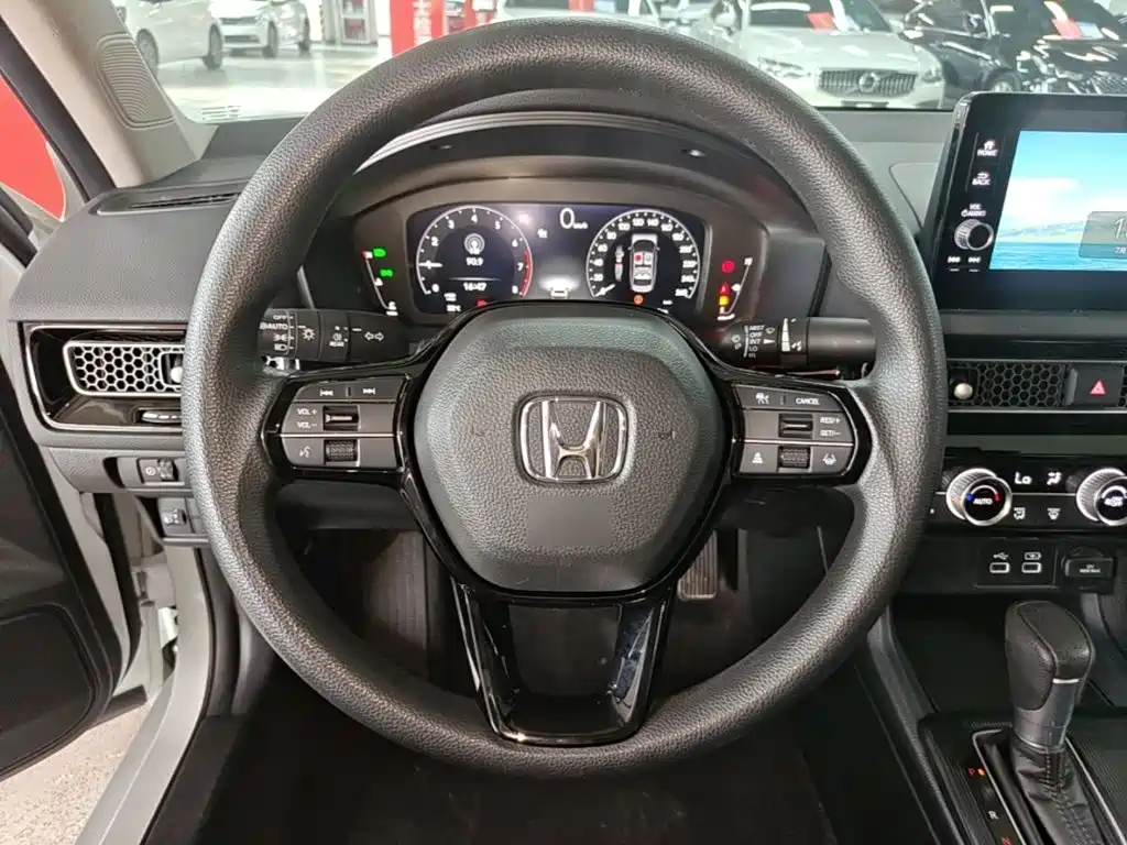 Model 2023 240TURBO CVT Leading Edition купить на сайте DeffCars