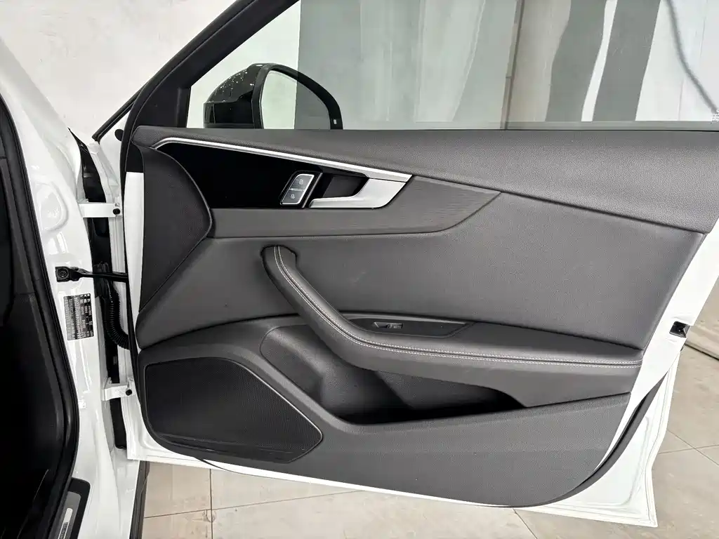 Audi A4L 2024 40 TFSI luxury and dynamic model купить на сайте DeffCars