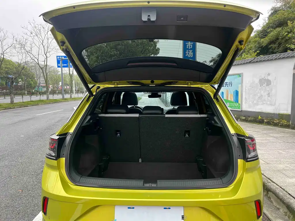 T-ROC 2023 300TSI DSG two-wheel drive starlight version купить на сайте DeffCars