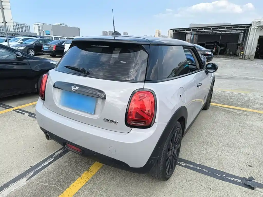 MINI 2019 1.5T COOPER Artist купить на сайте DeffCars