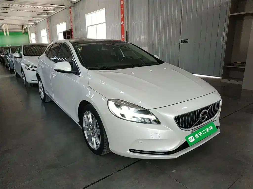 Volvo V40 2019 T3 Zhiya Edition купить на сайте DeffCars