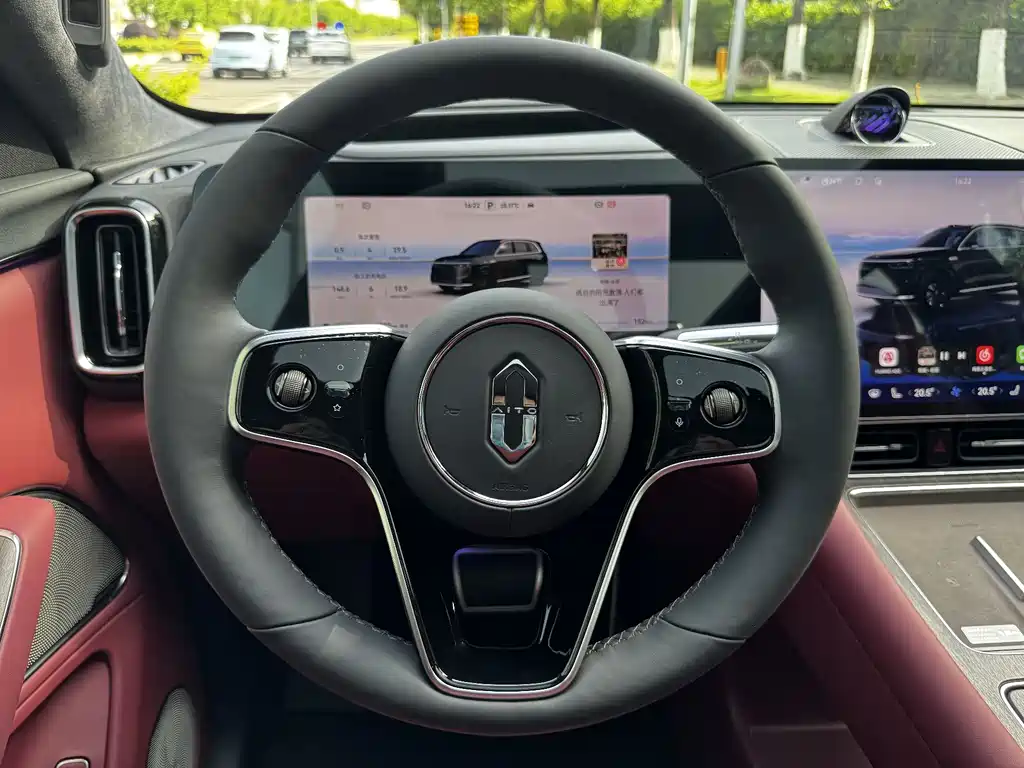 Wenjie M8 2025 pure electric Max+ six-seater long-range version 896-line lidar) купить на сайте DeffCars