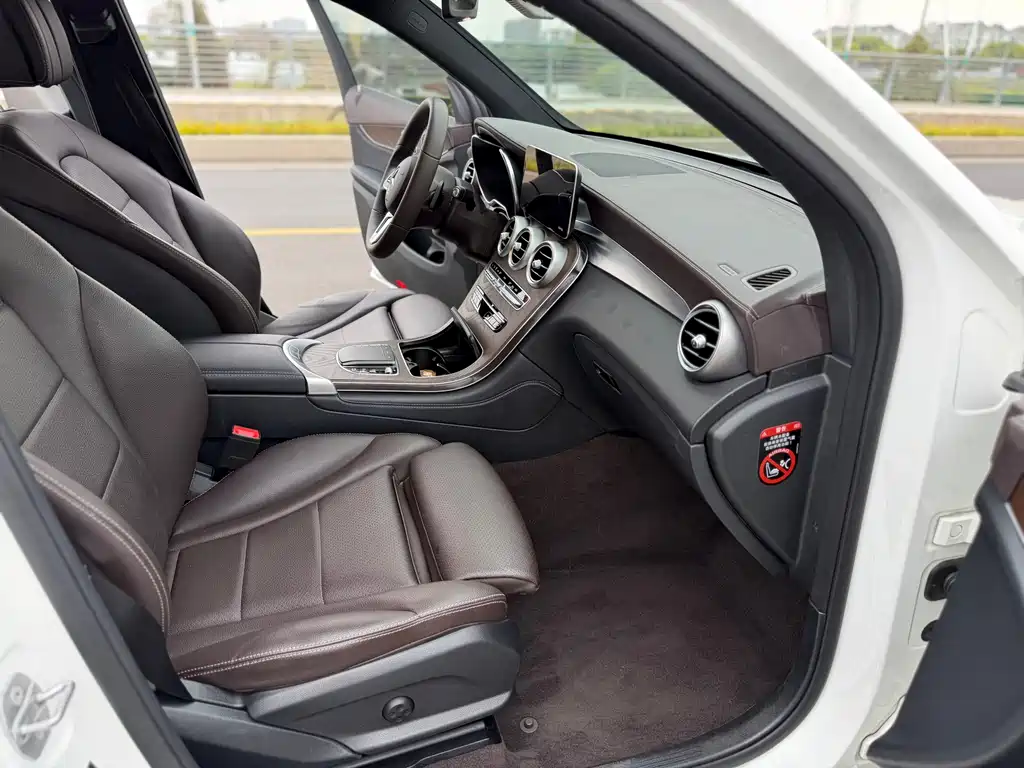 Mercedes-Benz GLC 2020 facelift GLC 260 L 4MATIC luxury model купить на сайте DeffCars