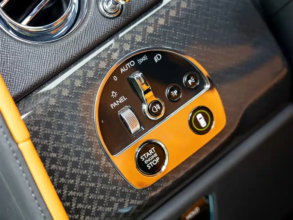 Cullinan 2020 Black Badge купить на сайте DeffCars