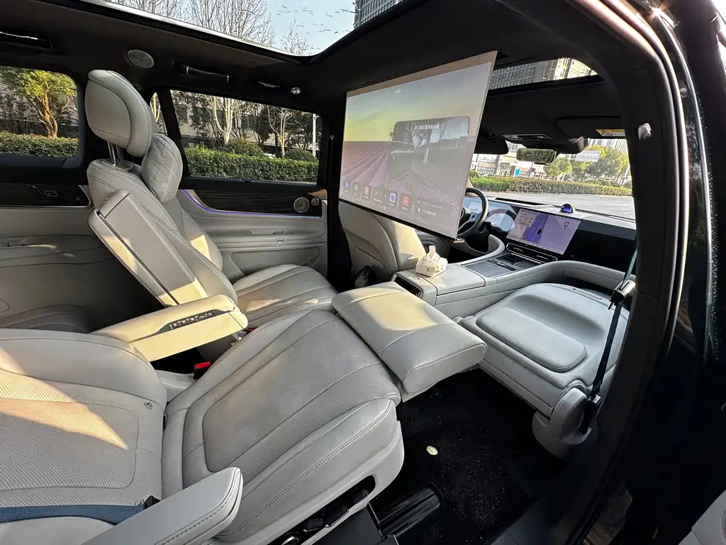 Wenjie M9 2025 extended range Ultra version 52kWh 6-seater version (192-line lidar) купить на сайте DeffCars