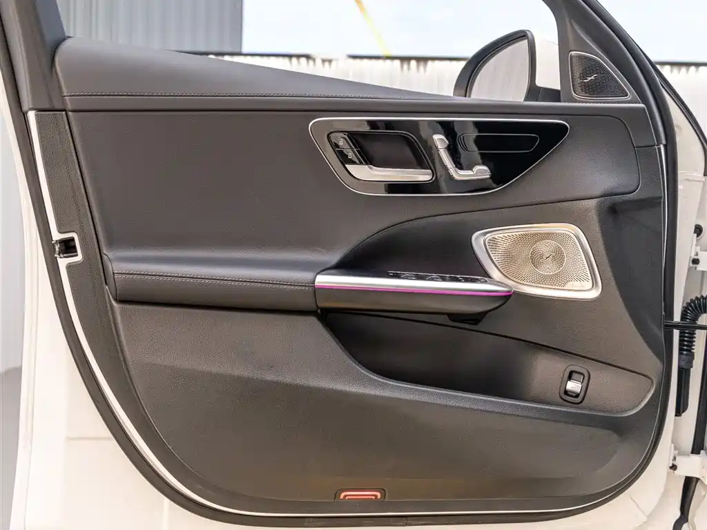 Mercedes-Benz C-Class 2025 facelift C 260 L sports version купить на сайте DeffCars