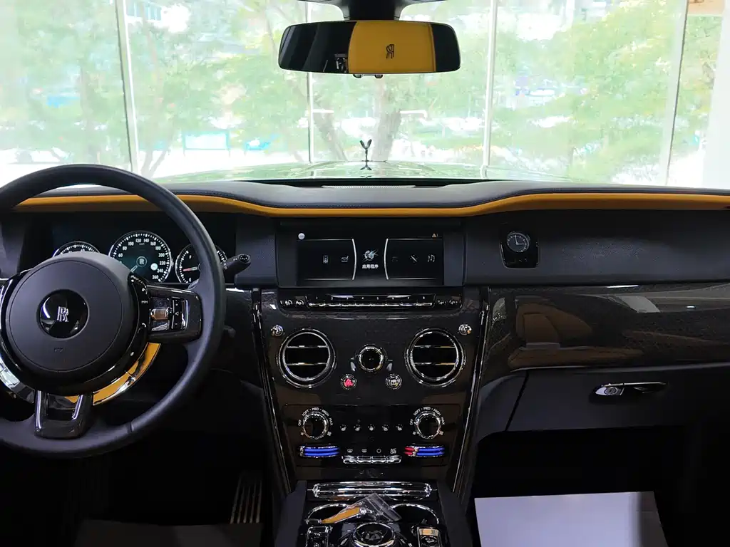 Cullinan 2024 Black Badge купить на сайте DeffCars