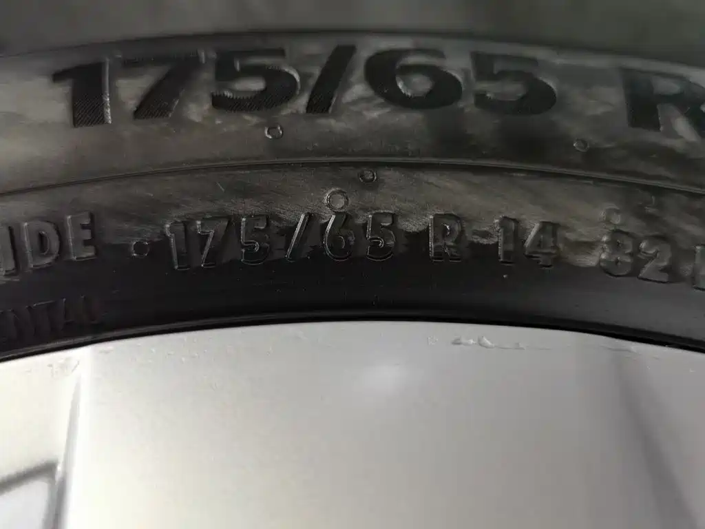 YARiS L Zhixuan 2014 1.3E manual charm version купить на сайте DeffCars