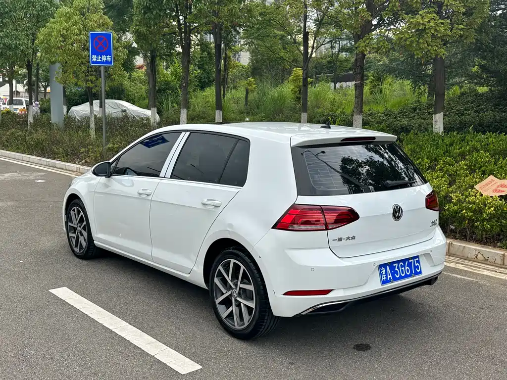 Golf 2020 Beloved Edition 280TSI DSG Comfort Type купить на сайте DeffCars