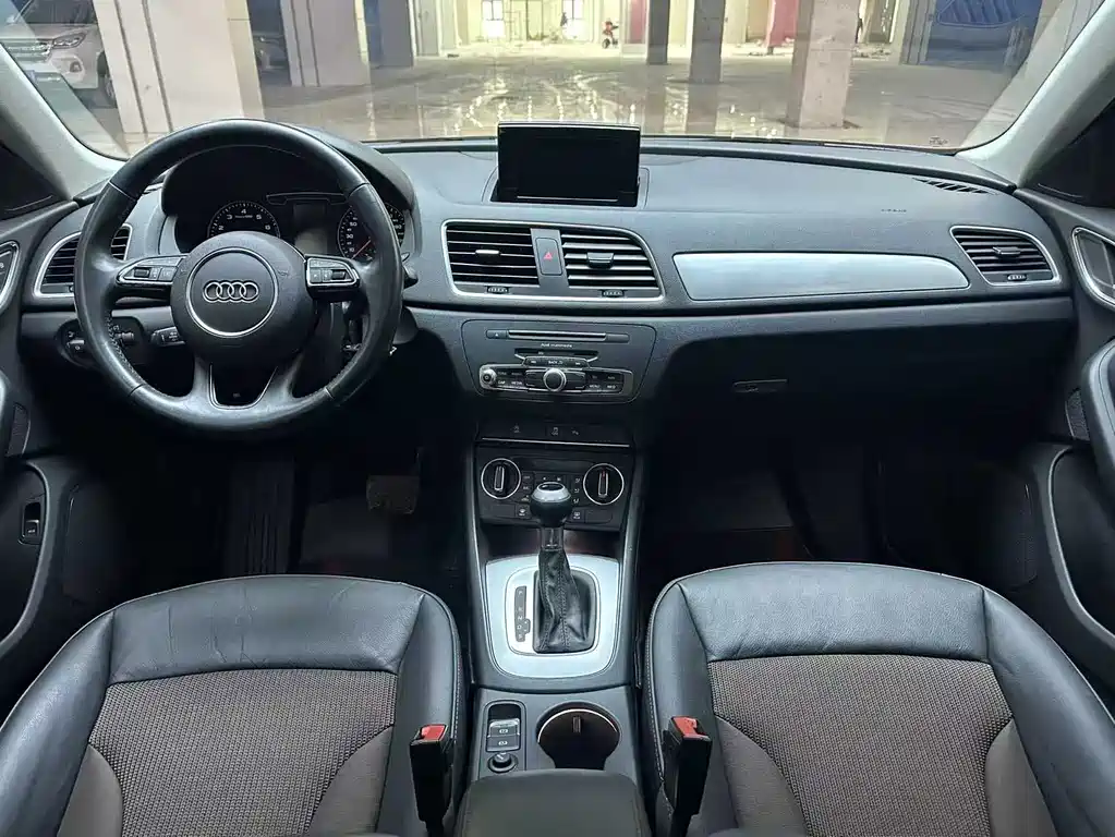 Audi Q3 2018 30th Anniversary Model 35 TFSI Fashion Model купить на сайте DeffCars
