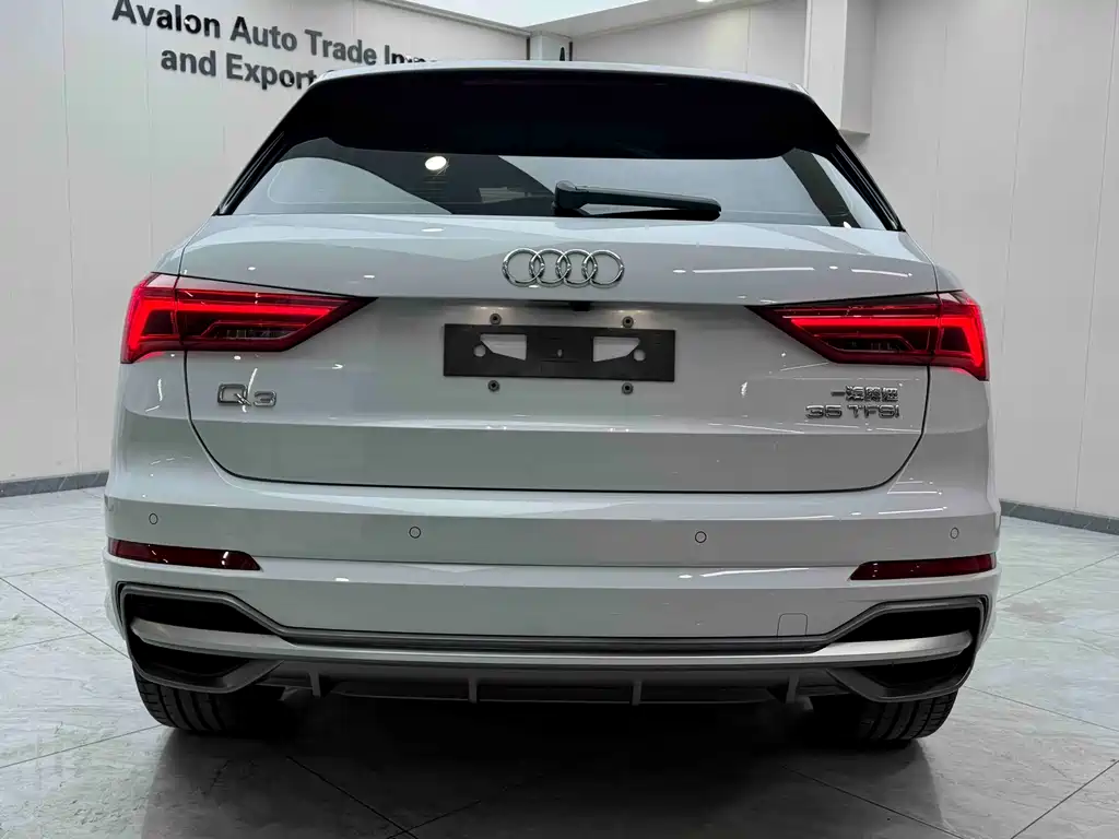 Audi Q3 2022 35 TFSI Fashionable and Dynamic купить на сайте DeffCars